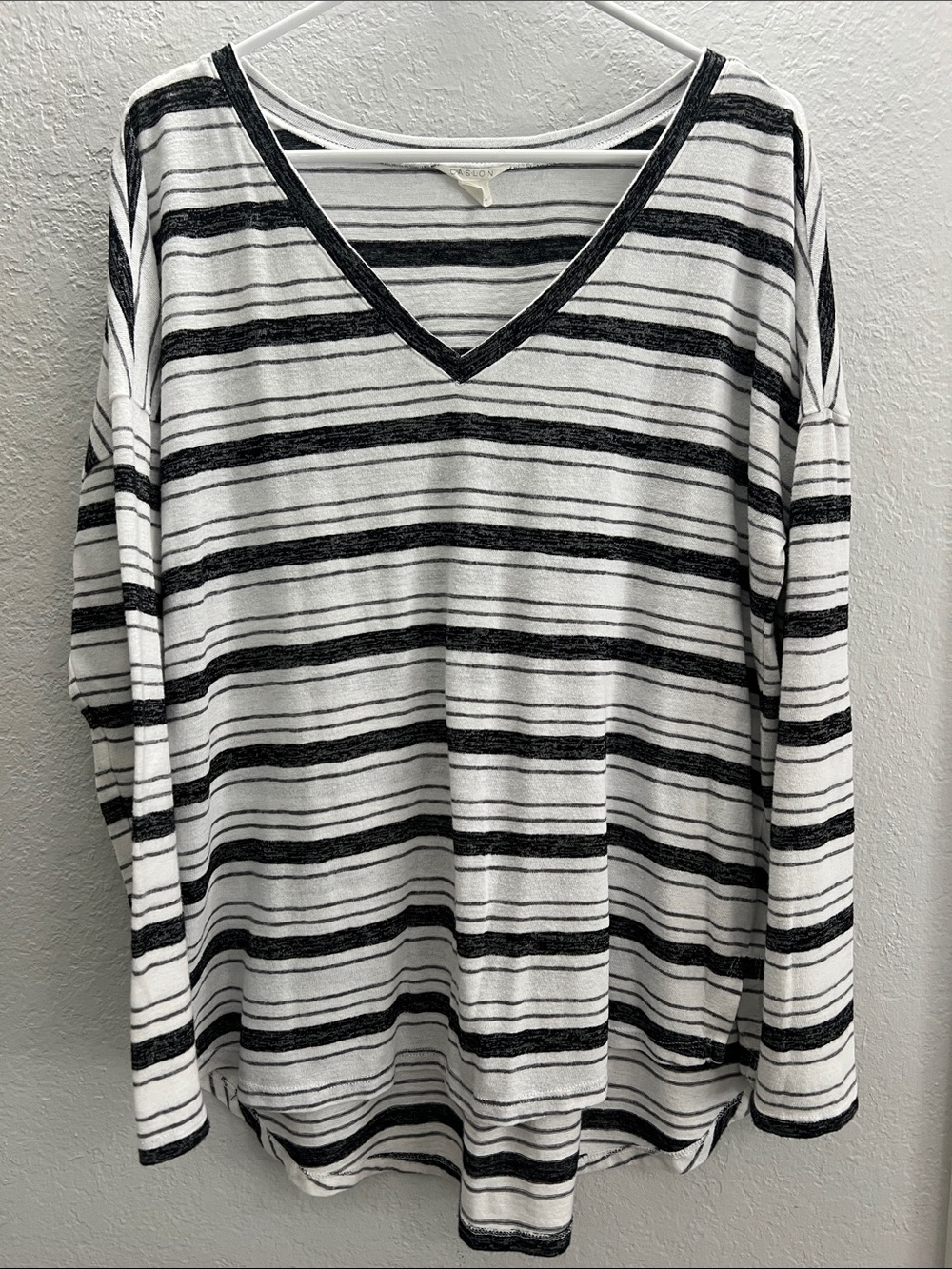 Caslon White Black and Gray Striped V-Neck Tunic s Large